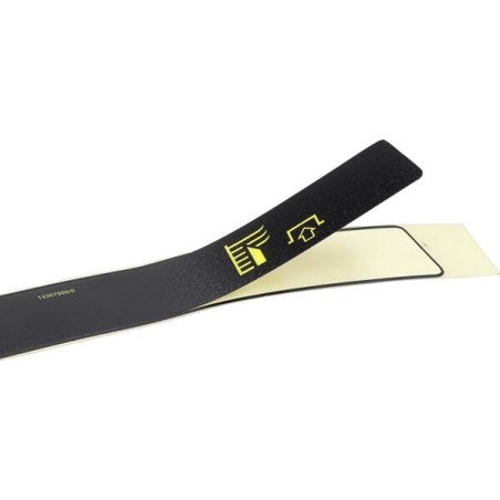 Sticker blade engagement - 1143579060