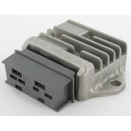 Voltage regulator - 7362407