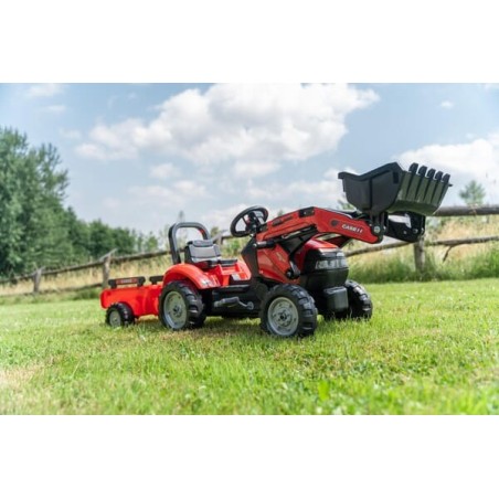Traktor Case IH z ładowaczem czołowym i przyczepą - F961AM