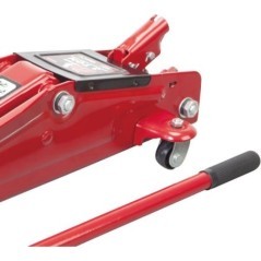 T830020 Big Red, Car lifts 